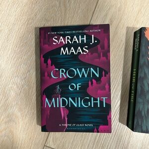 Crown of Midnight Book by Sarah J. Maas